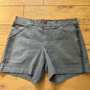 SPANX Women's Gray Flat Front Shorts